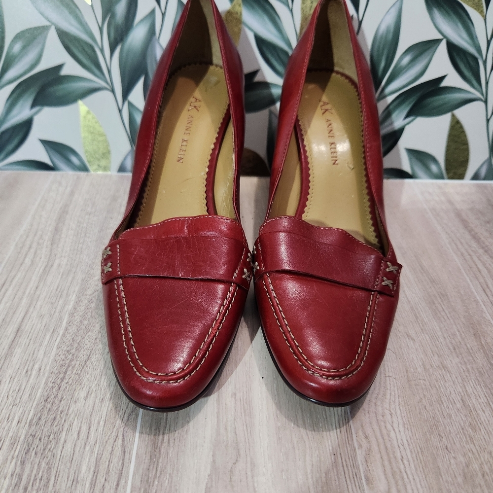 Anne Klein Women’s Red Leather Loafer Heels Size 6 Classic Career Shoes Corpcore